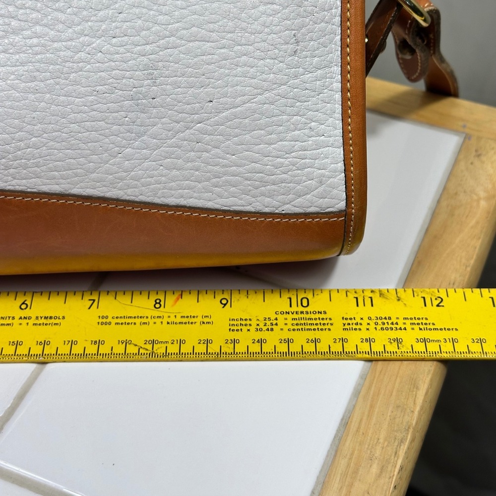 Dooney & Bourke Crossbody Bag Women Small White Tan Leather Vintage Excellent - Picture 5 of 15